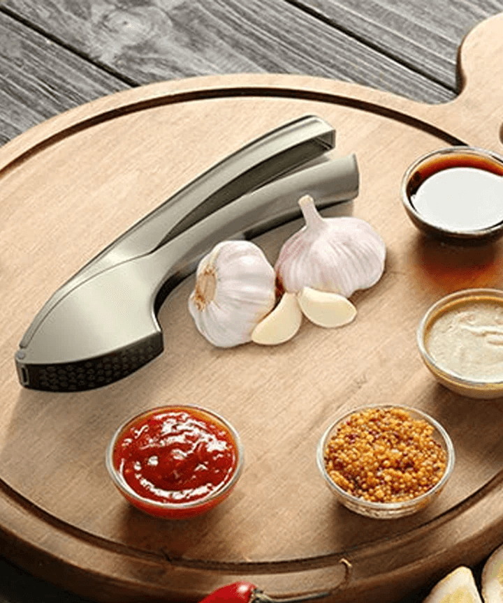 Oliver's Kitchen's Secret Ingredient: Multi-channel Order Fulfilment 4 Oliver's Kitchen Garlic